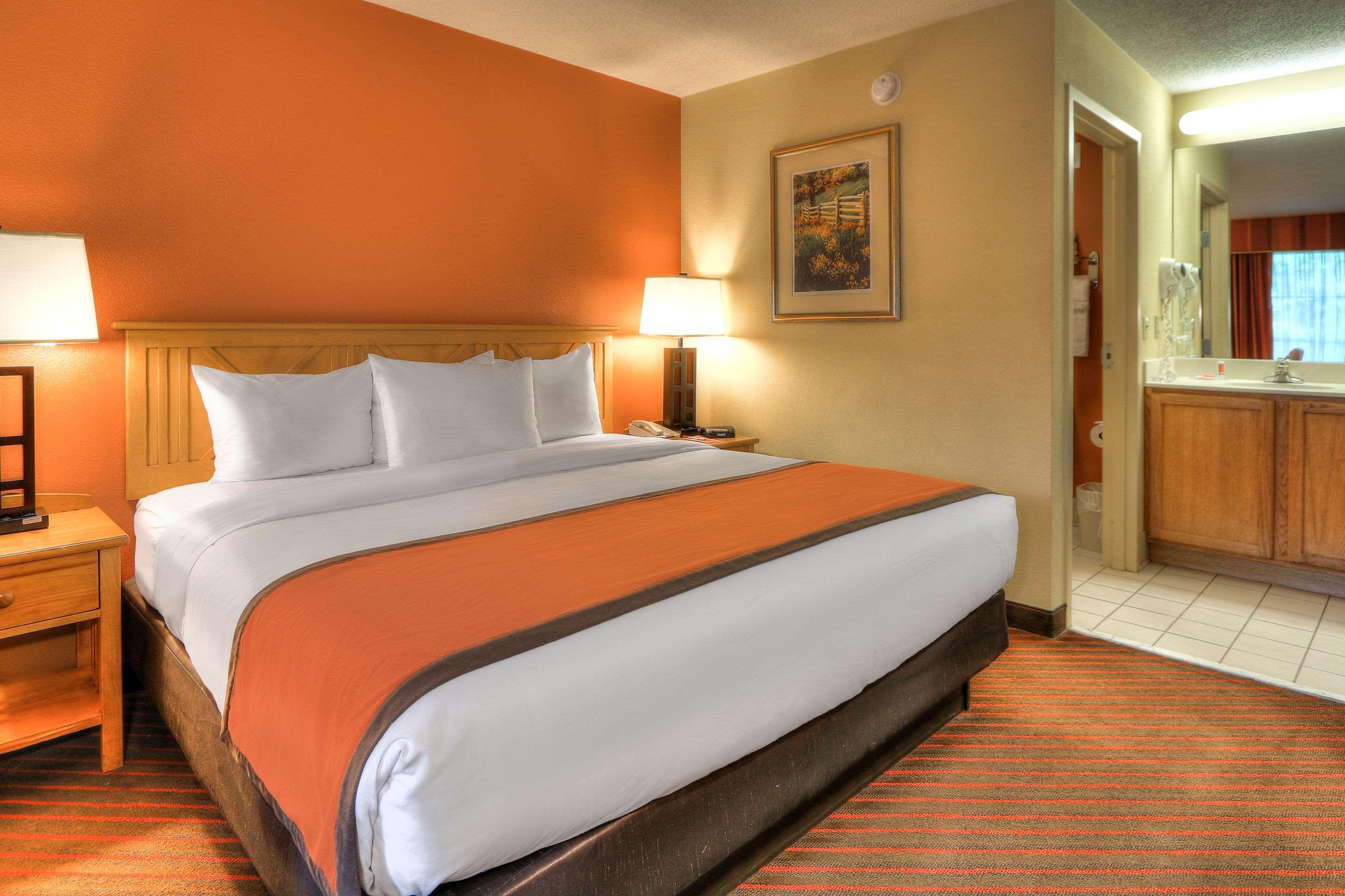 Econo Lodge Pigeon Forge Riverside Номер фото