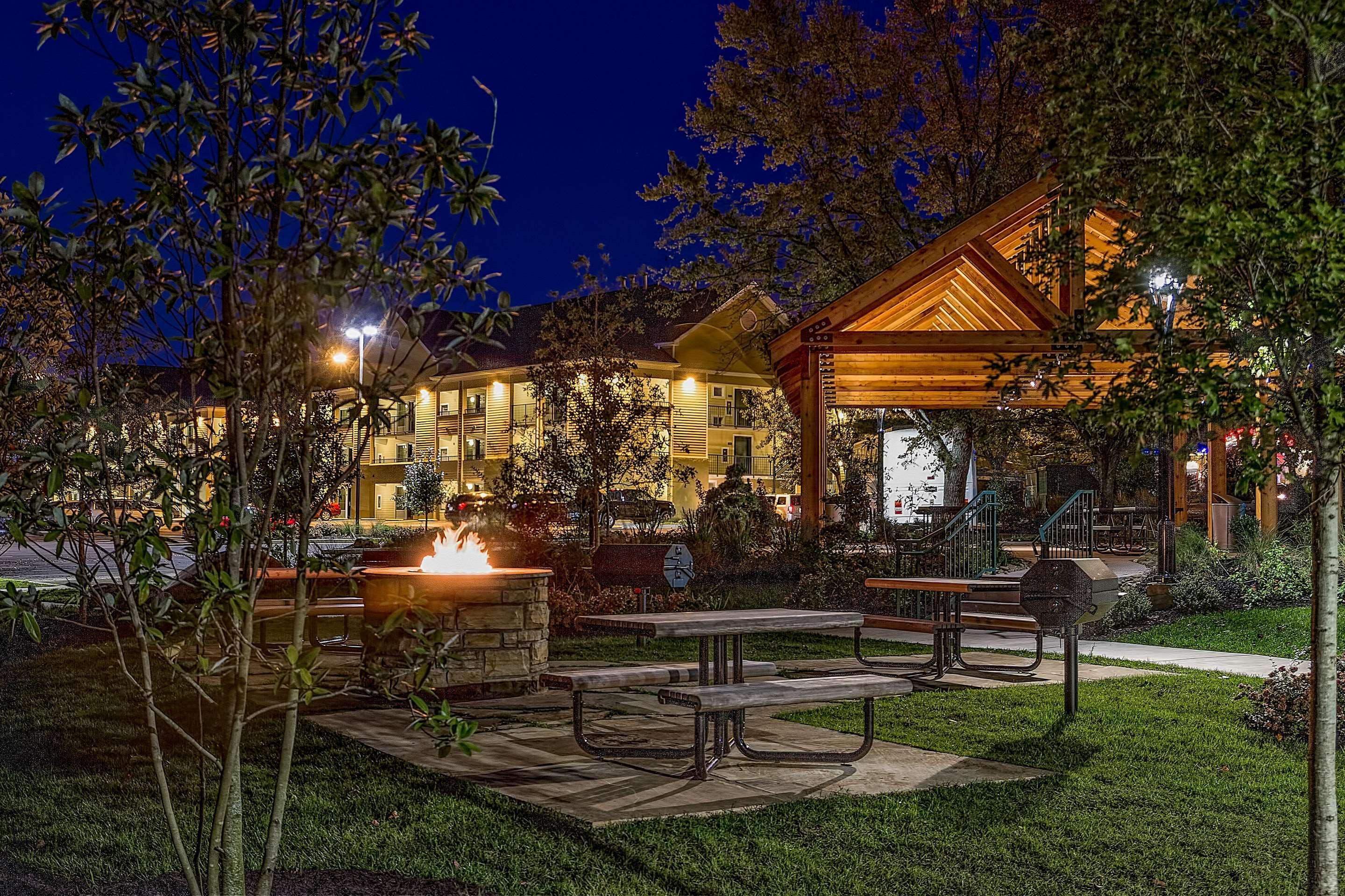 Econo Lodge Pigeon Forge Riverside Екстер'єр фото